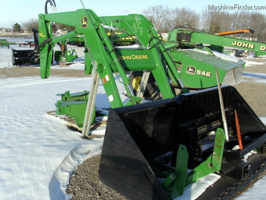 2012 John Deere 740
