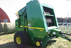 2011 John Deere 568