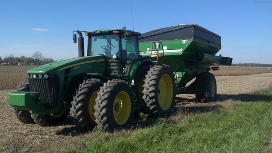 2007 John Deere 8230