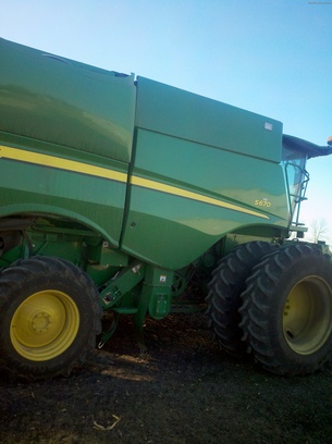 2012 John Deere S670