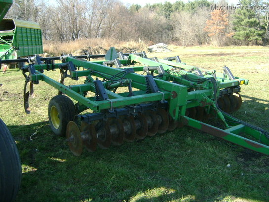  John Deere 714