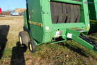 1998 John Deere 566