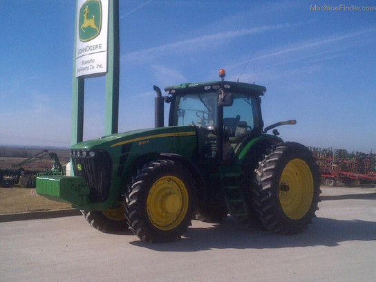 2011 John Deere 8320R