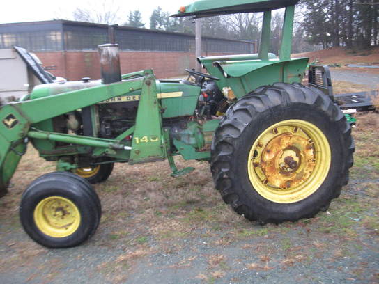 1976 John Deere 2440