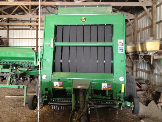 2010 John Deere 568