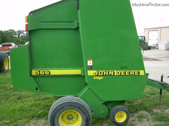 2000 John Deere 566