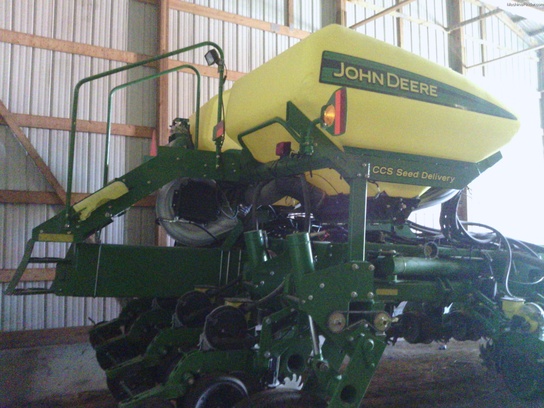 2012 John Deere 1770NT
