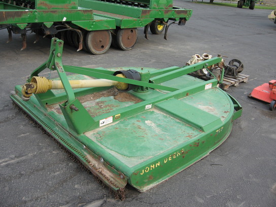 1993 John Deere 717