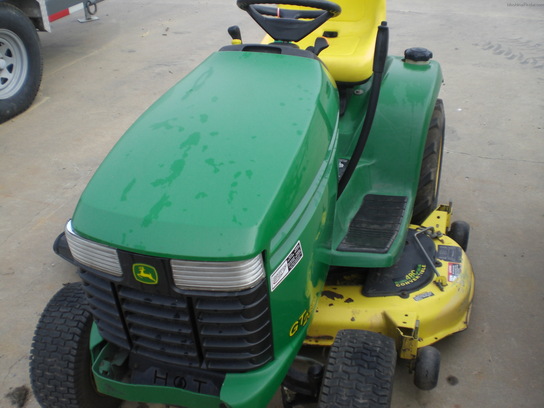 1999 John Deere GT235