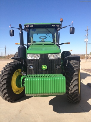 2011 John Deere 8260R