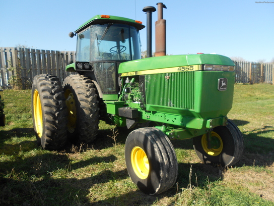 1989 John Deere 4555