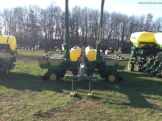 1983 John Deere 7000