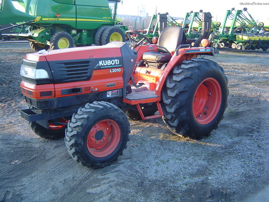 2002 Kubota L3010GST