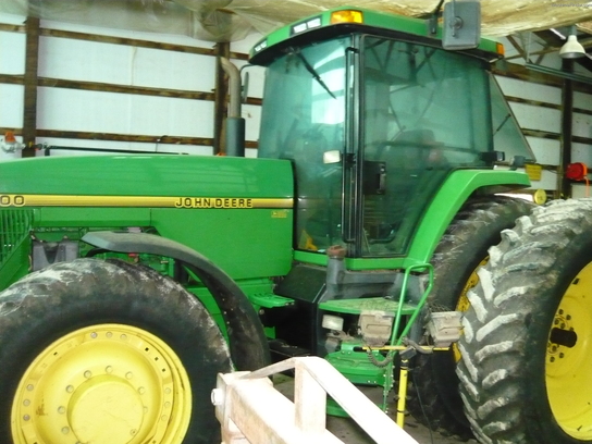 1998 John Deere 8300