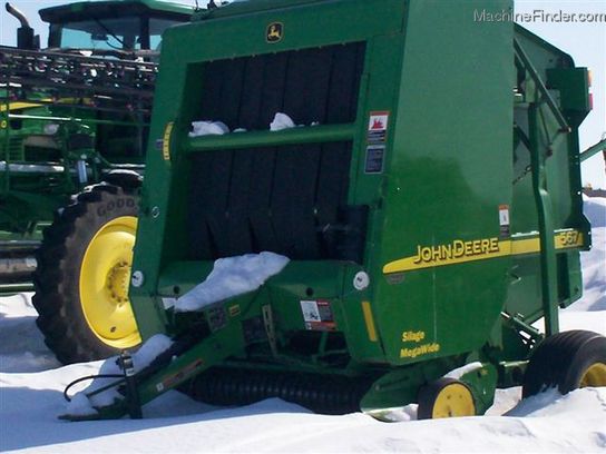 2004 John Deere 567