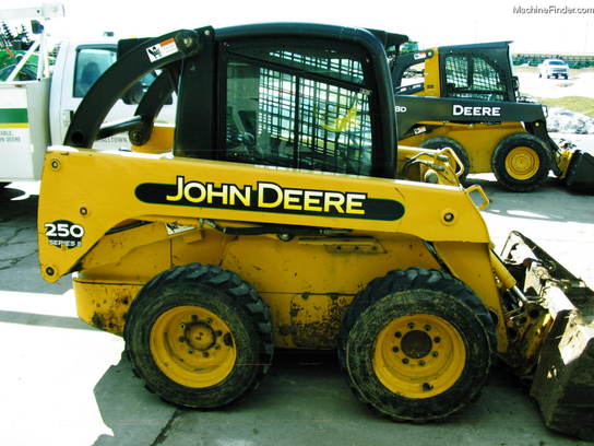 2003 John Deere 250-II
