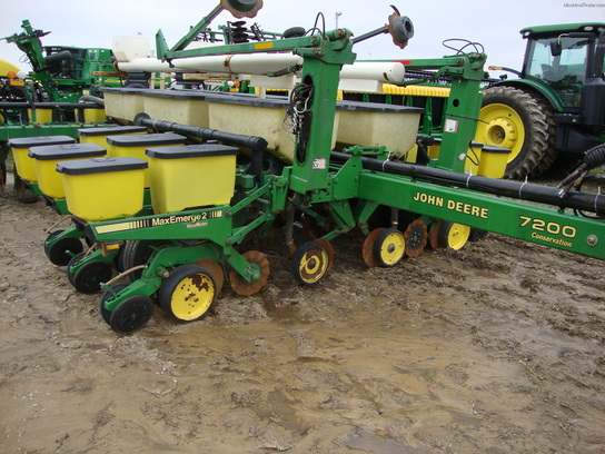  John Deere 7200