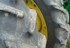  John Deere 8235R