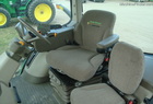  John Deere 8235R