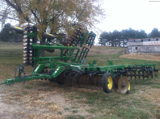 2003 John Deere 637