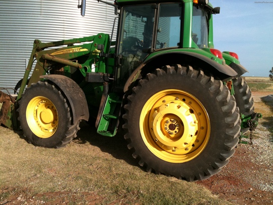 2007 John Deere 7520