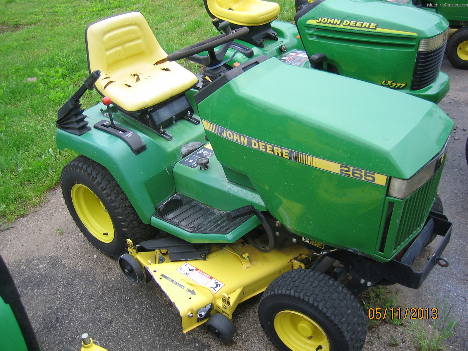 John Deere 265 Lawn & Garden and Commercial Mowing - John Deere