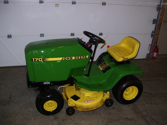 1990 John Deere 170