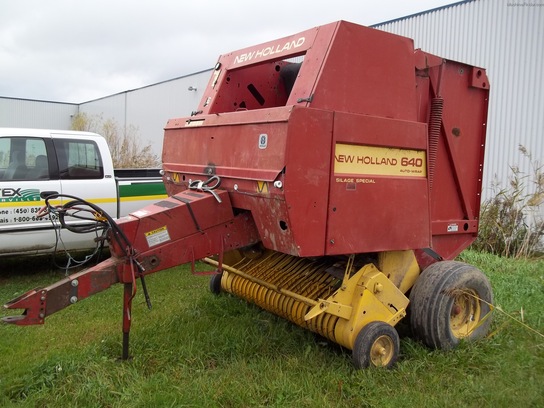 1995 New Holland 640