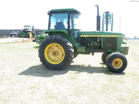 1976 John Deere 4430