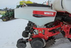 2011 White 8222