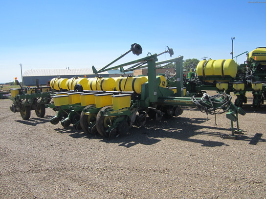 2001 John Deere 1770