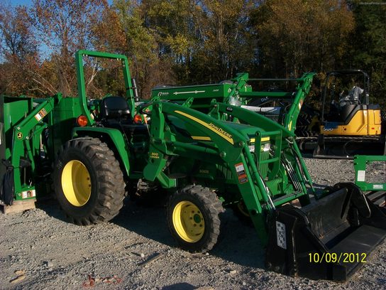 2010 John Deere 3005