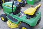 1998 John Deere LT133