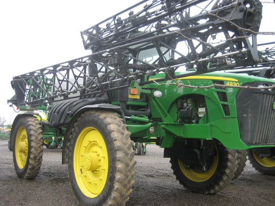 2009 John Deere 4930