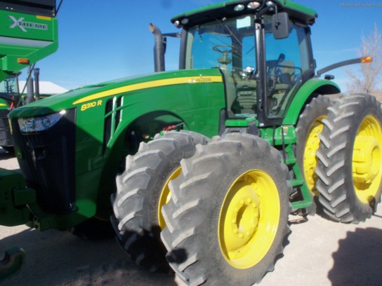 2011 John Deere 8310R