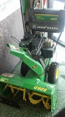  John Deere 826D