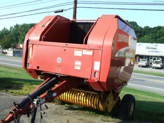  New Holland BR740