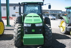  John Deere 8235R