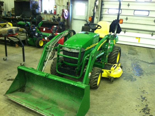 2007 John Deere 2305