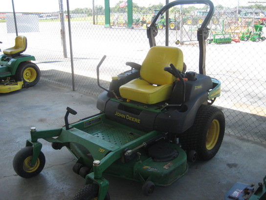 2005 John Deere 737