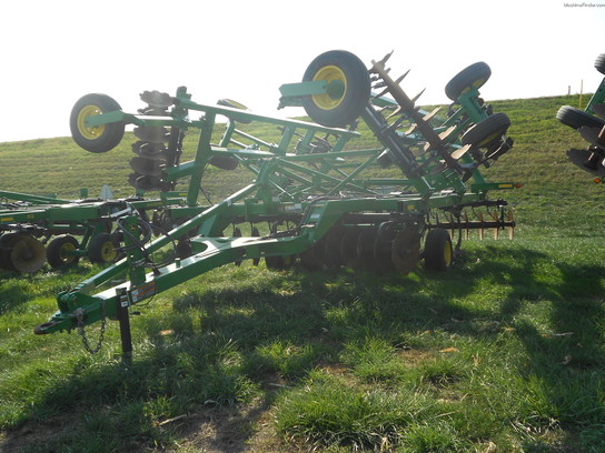 2011 John Deere 512