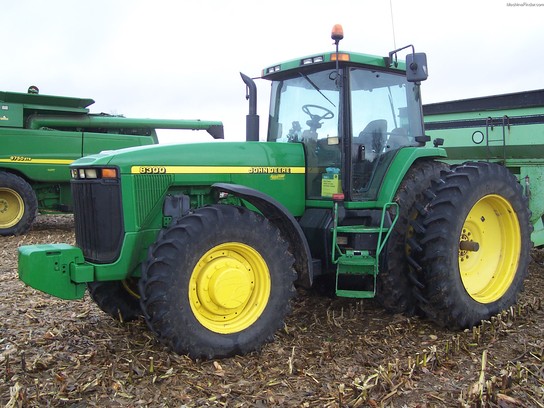 1998 John Deere 8300