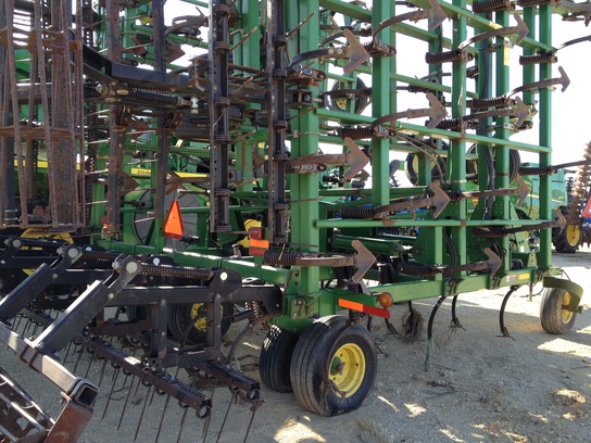 2004 John Deere 2210