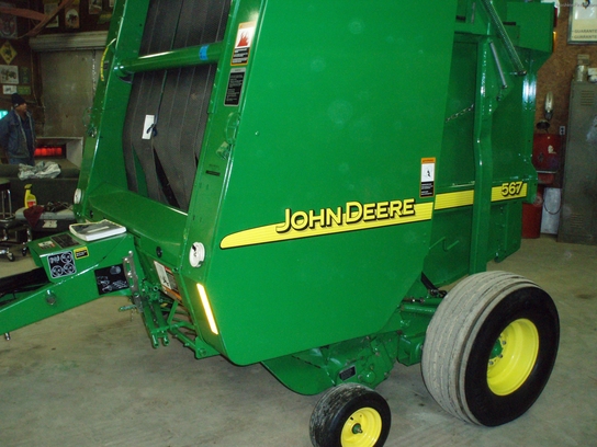 2002 John Deere 567