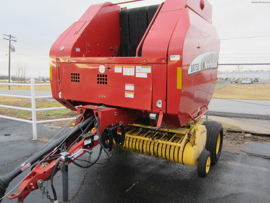 2005 New Holland BR750A