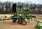 2001 John Deere 714