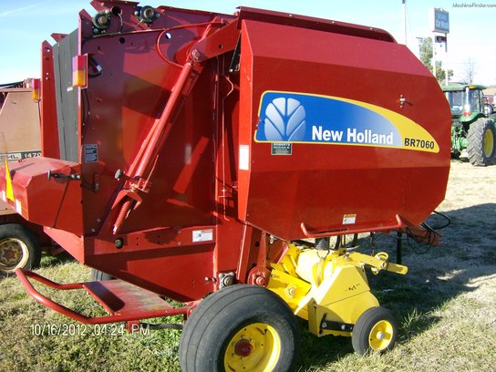 2009 New Holland BR7060