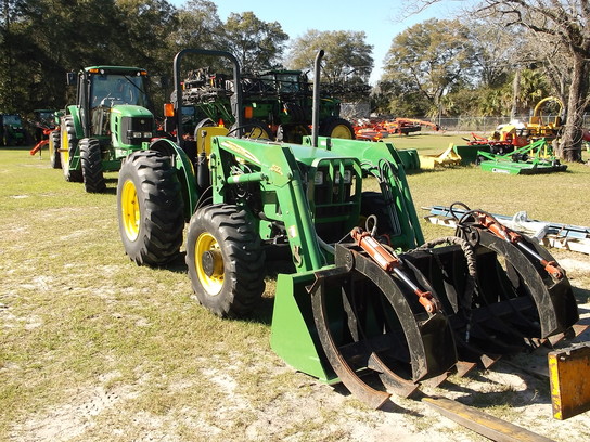 2006 John Deere 5105