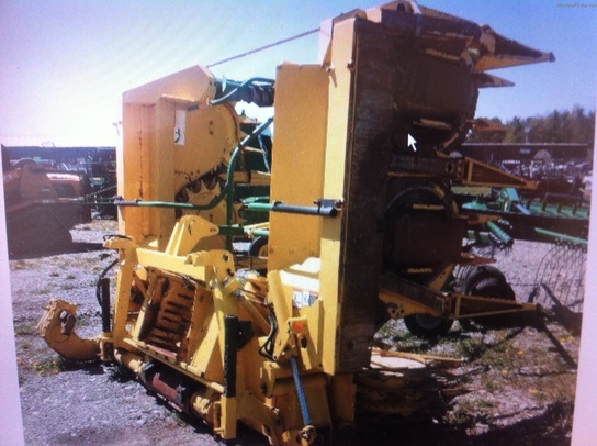 2005 John Deere 688