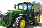2011 John Deere 8260R